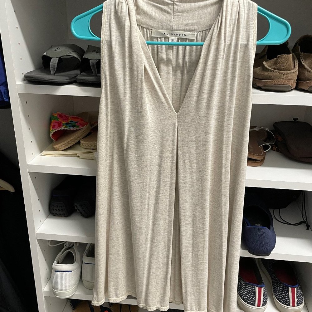 Max Studio Swing Top